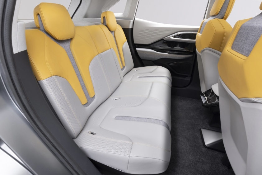 SUV cỡ B siêu độc lạ của Mitsubishi sắp ra mắt: đại lý đã nhận cọc, giá từ 700 triệu đồng 208136