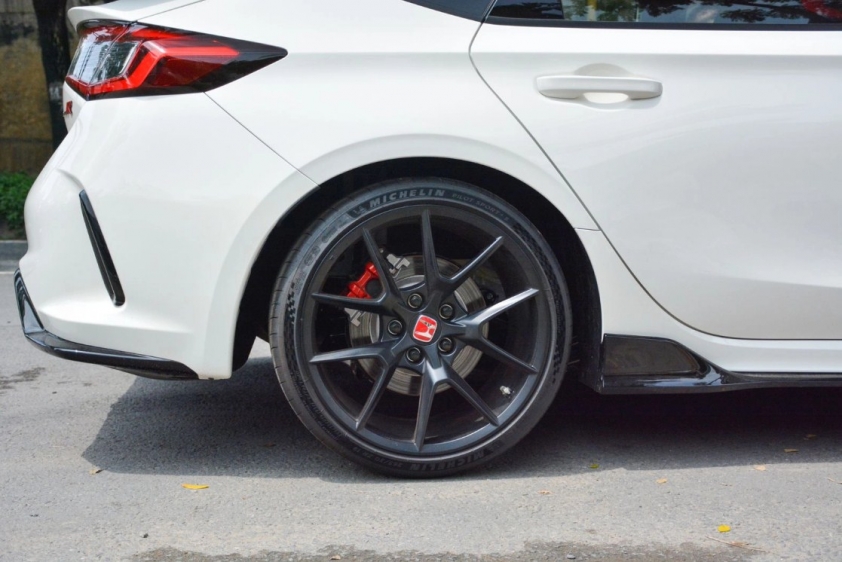 Tận mắt Honda Civic Type R 2023 vừa về Việt Nam khiến fan Elantra N-Line