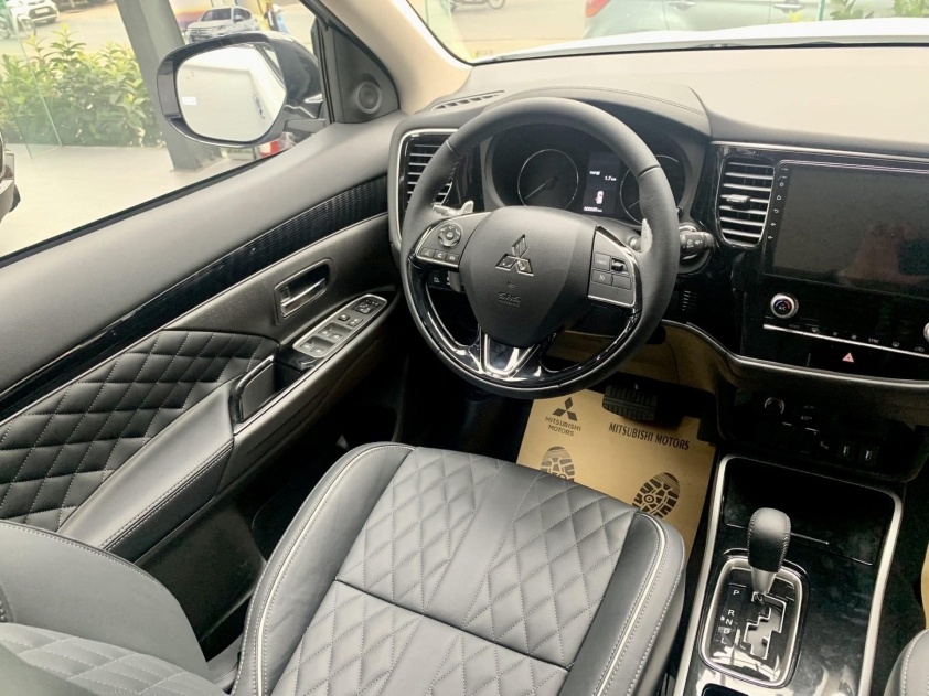 mitsubishi-outlander-2022-3