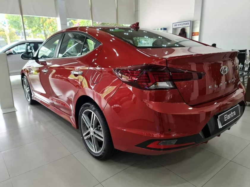 Khám phá Hyundai Elantra 2023 vừa về đại lý, nhiều nâng cấp đấu Mazda 3, Civic 209610
