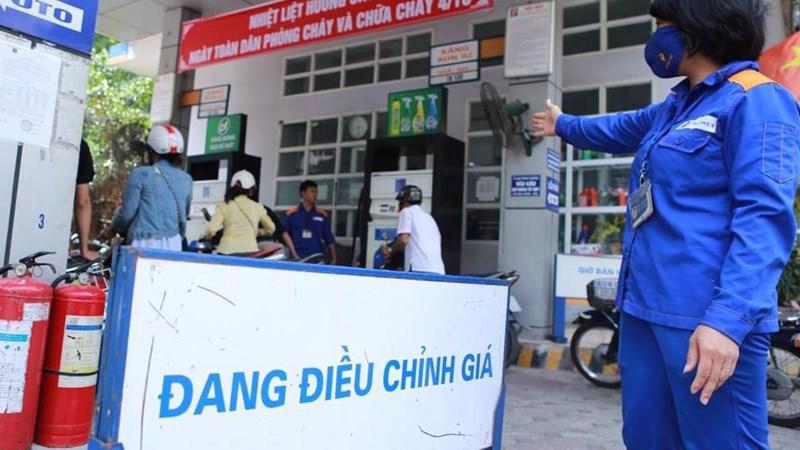 Giá xăng trong nước dự báo sẽ tăng mạnh vào ngày mai 1/11-211764