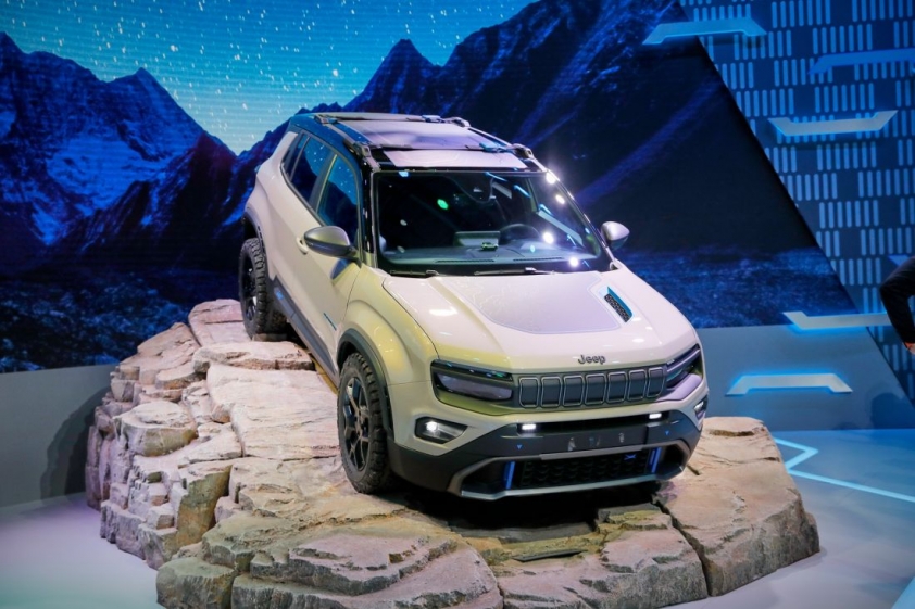SUV cỡ B siêu hầm hố của hãng xe Mỹ sắp ra mắt, quyết đấu Seltos, Creta 211594
