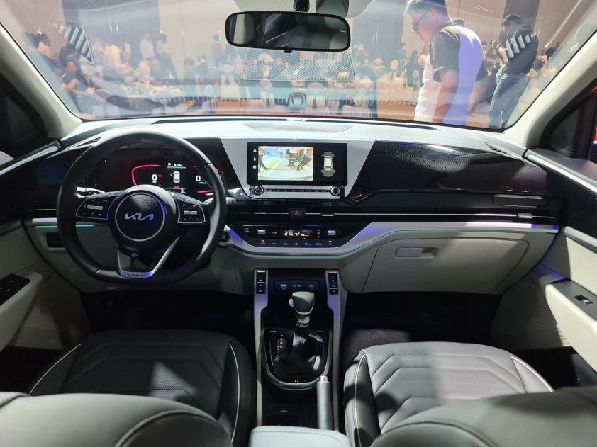 Giá lăn bánh Kia Carens 2023 vừa ra mắt tại Việt Nam 216513