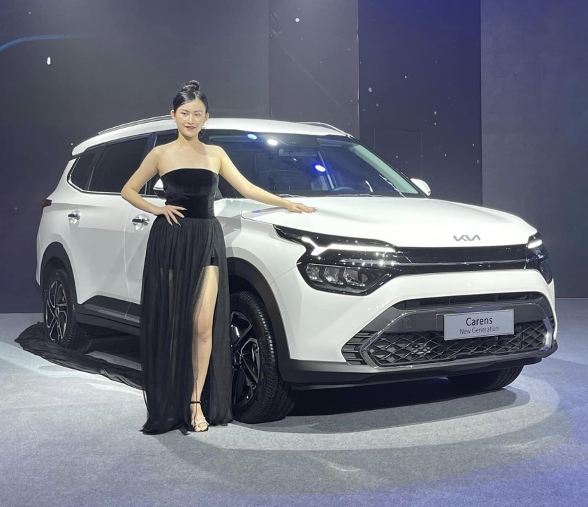 Kia Carens 2023 chính thức ra mắt tại Việt Nam, giá từ 619 triệu đồng 216334