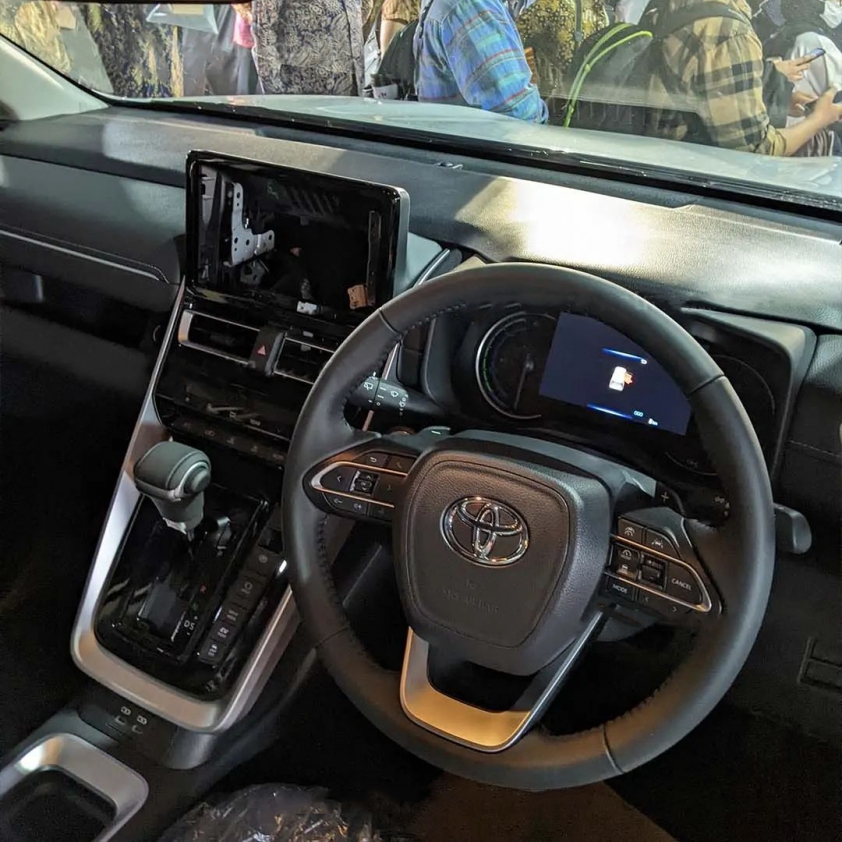 toyota-innova-2023-1