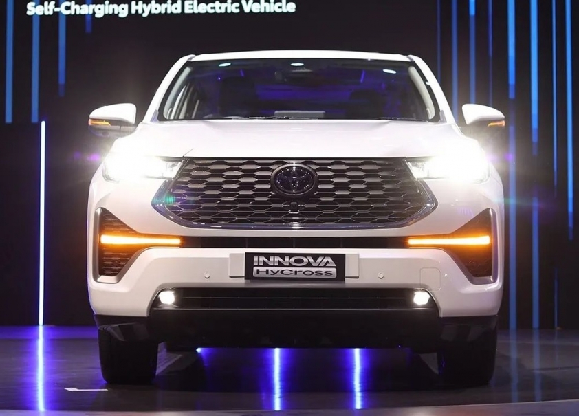 Toyota Innova 2023