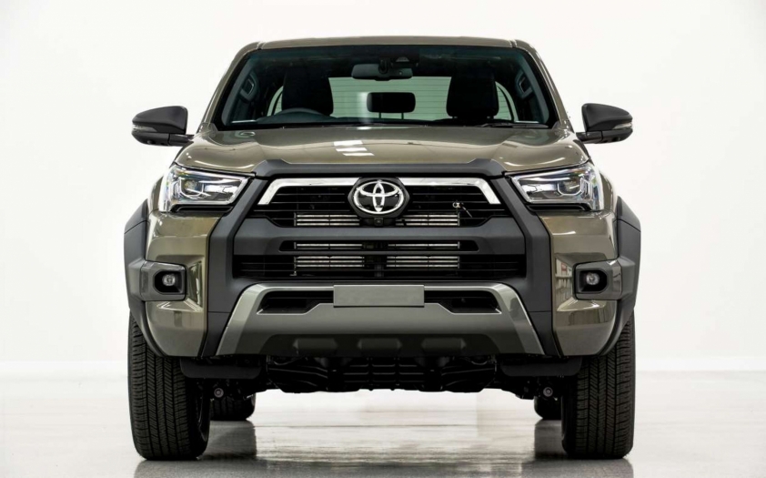toyota-hilux-2023-2