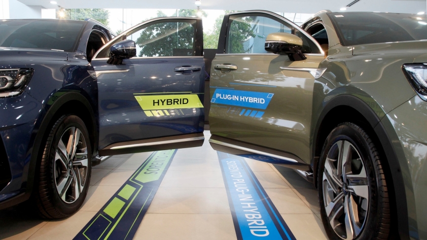 Cận cảnh Kia Sorento Hybrid và Plug-In Hybrid tại đại lý, giá 1,399 tỷ đồng