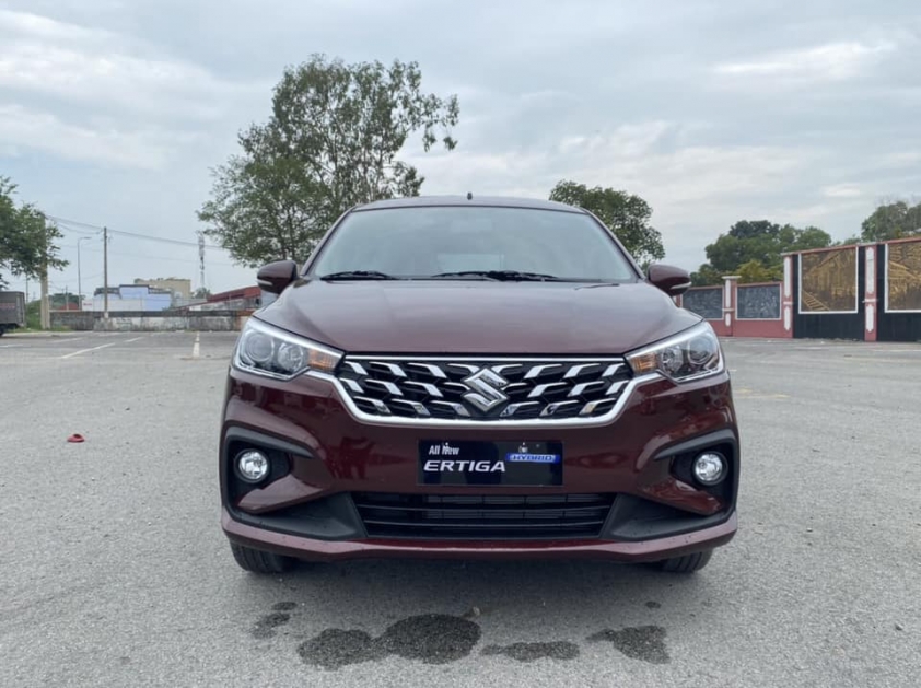 Suzuki Ertiga hybrid giảm giá “kịch sàn” cuối năm, giá rẻ nhất phân khúc 237529