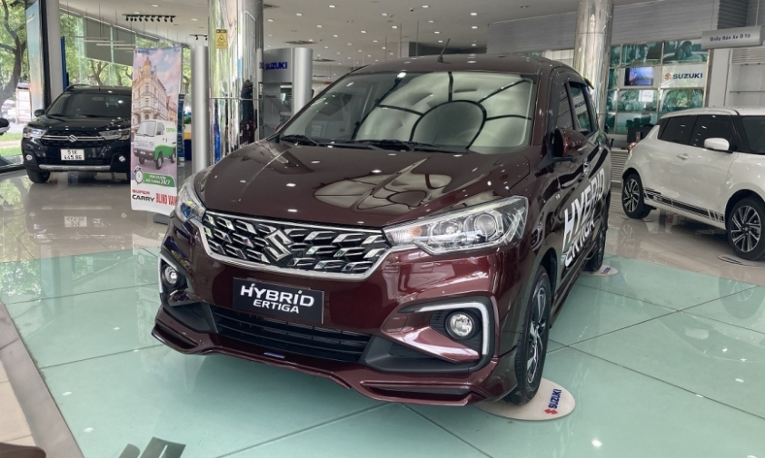 Suzuki Ertiga hybrid giảm giá “kịch sàn” cuối năm, giá rẻ nhất phân khúc 237531