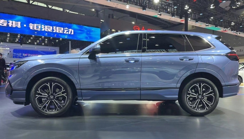 Cận cảnh Honda Breeze e:PHEV 2023 vừa ra mắt, thiết kế sang trọng hơn CR-V 238390