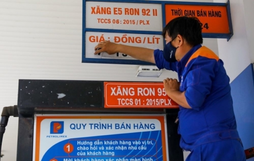 Từ 1/1/2023, giá xăng trong nước tăng mạnh hơn 1.000 đồng/lít 238378