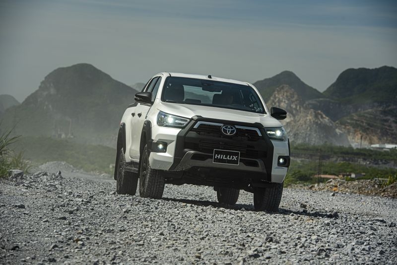 toyota-hilux-2