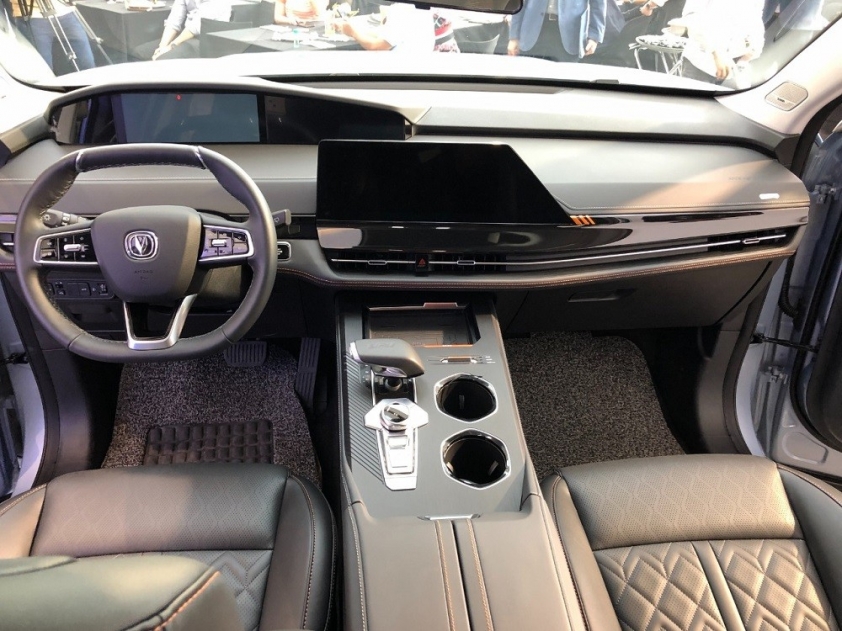 Khám phá mẫu SUV 7 chỗ đẹp long lanh vừa ra mắt, cạnh tranh Santa Fe, Sorento 239110