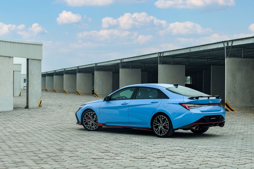 Hyundai Elantra N ra mắt tại Việt Nam – “xe đua đường phố” đấu Civic Type R 239493