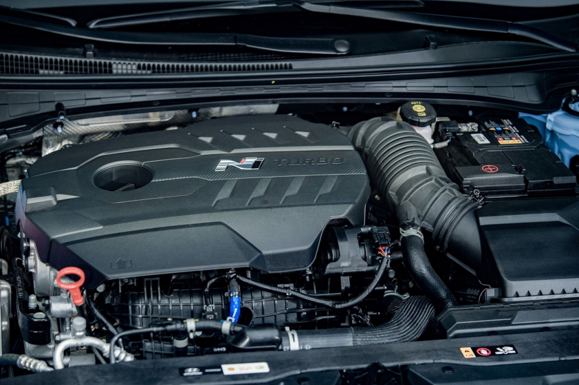 Hyundai Elantra N ra mắt tại Việt Nam – “xe đua đường phố” đấu Civic Type R 239500