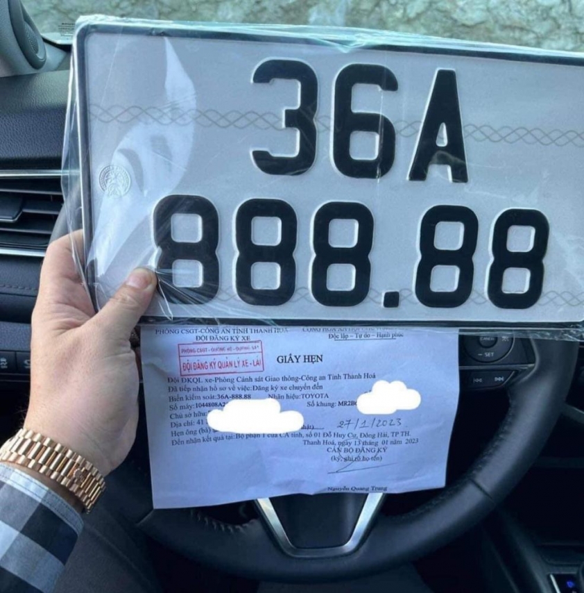 Toyota Camry “ngũ quý 8” tại Thanh Hóa
