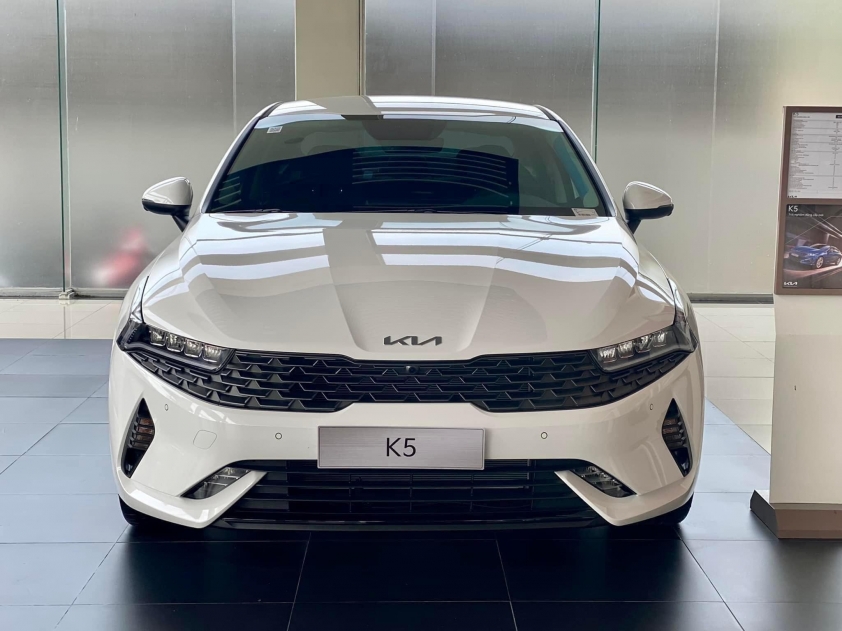 kia-k5-gt-line-1674572769.jpg