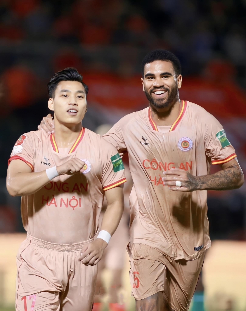 Văn Thanh bất ngờ nhắc về HAGL sau khi vô địch V-League 319215