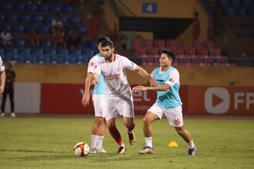Trực tiếp Viettel vs Bình Định: Hoàng Đức, Văn Lâm đá chính 461612
