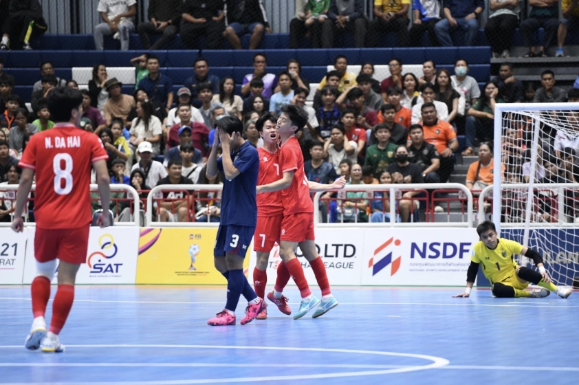 HLV futsal Thái Lan: 'Thật tốt khi thua trước Việt Nam' 553047