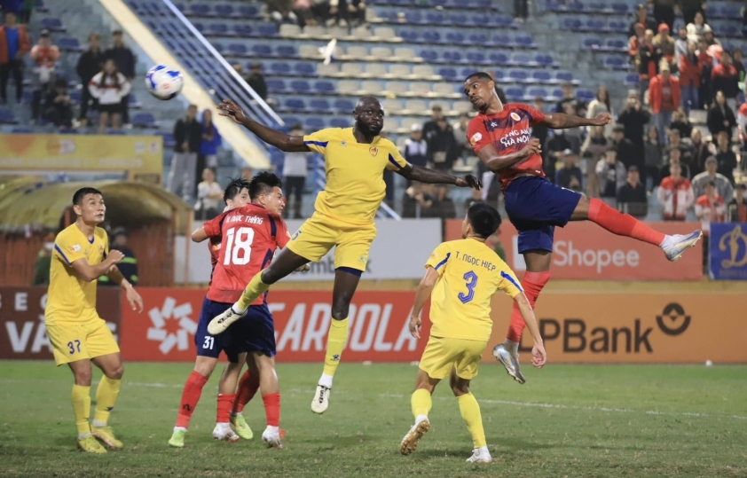 VFF phản hồi những bức xúc về VAR tại V-League 594097
