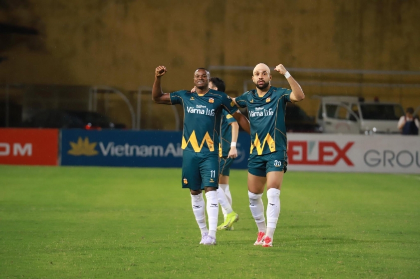 Trực tiếp CAHN 0-1 HAGL: Bất ngờ xảy ra-619400