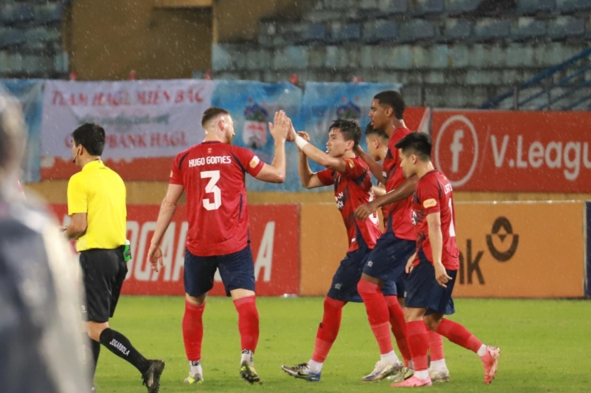 Trực tiếp CAHN 1-1 HAGL: Siêu phẩm đá phạt-619420