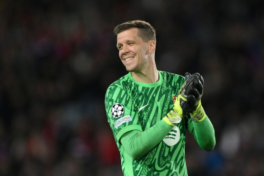 Szczesny: 'Đồng đội ở Barca làm hết, tôi ngồi hút thuốc cũng được' 625724