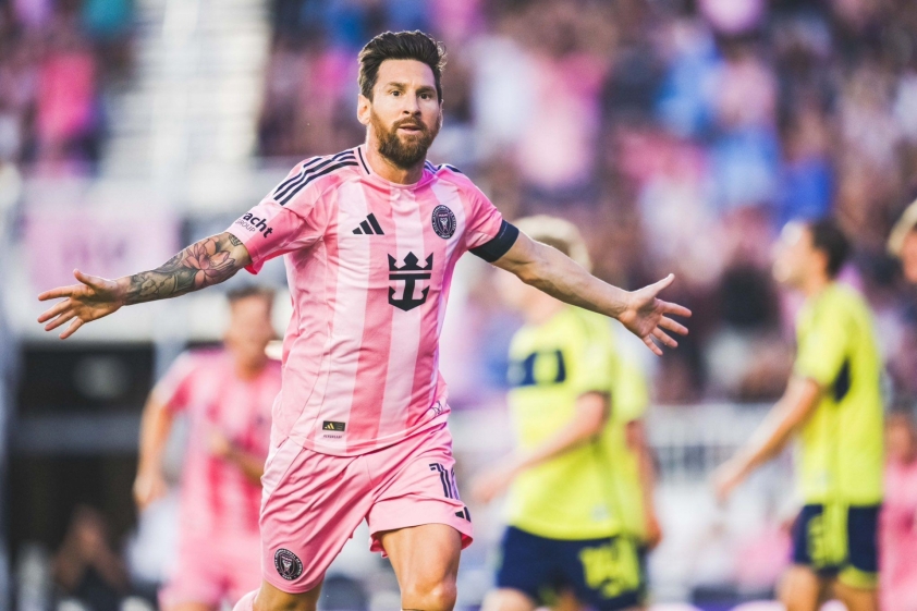 Messi lập siêu kỷ lục độc nhất lịch sử, vượt qua Ronaldo 668633