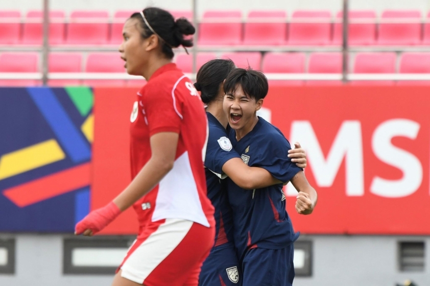 Indonesia mang Messi đá giải AFF 679885