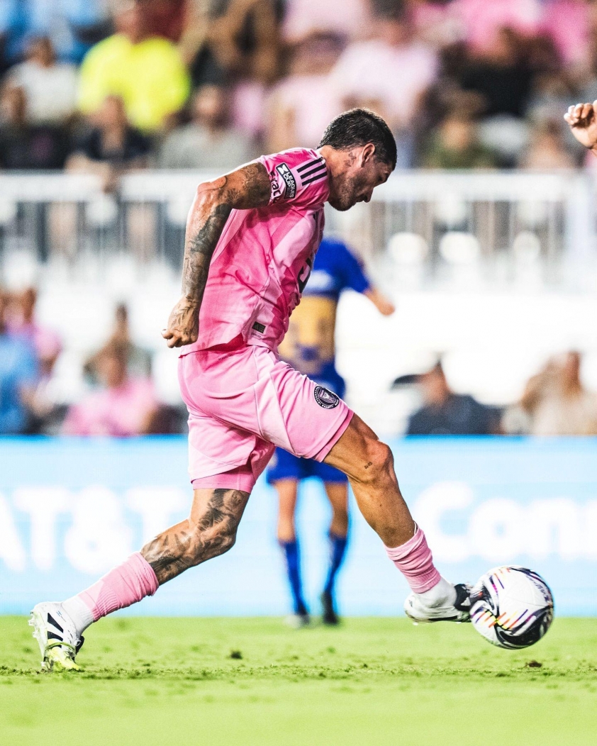Vắng Messi, Inter Miami vẫn thắng nhờ Suarez và De Paul 679677