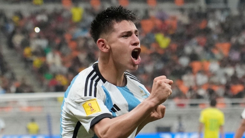 Man City tính đường chia tay 'tiểu Messi'-680613