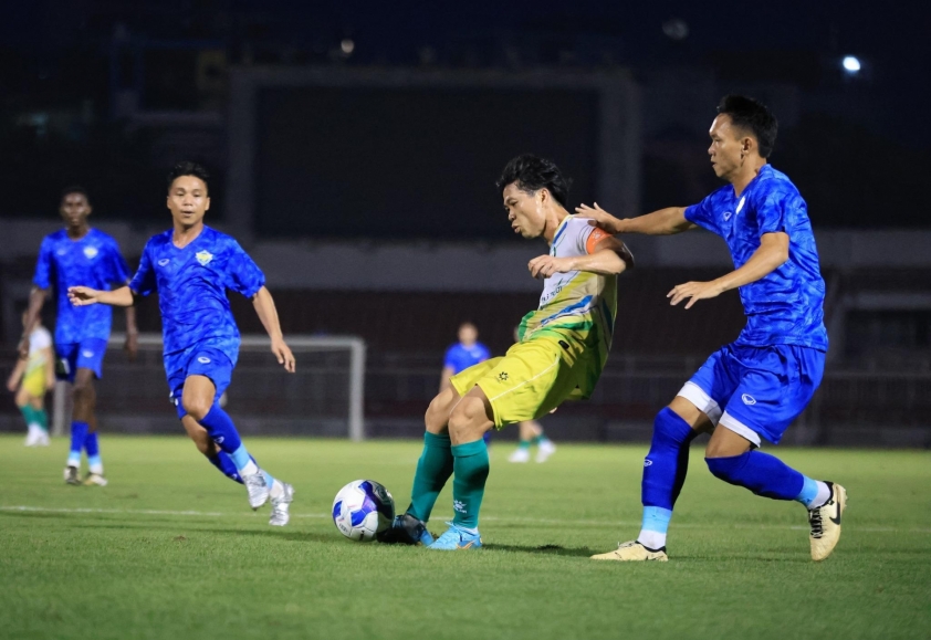 Công Phượng và Xuân Trường ghi bàn, giúp đội thắng đậm 5-1 -681631