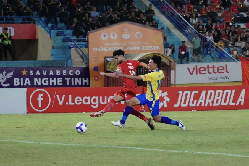 Trực tiếp Viettel 1-0 Hà Nội: Pedro Henrique!!!! 704347