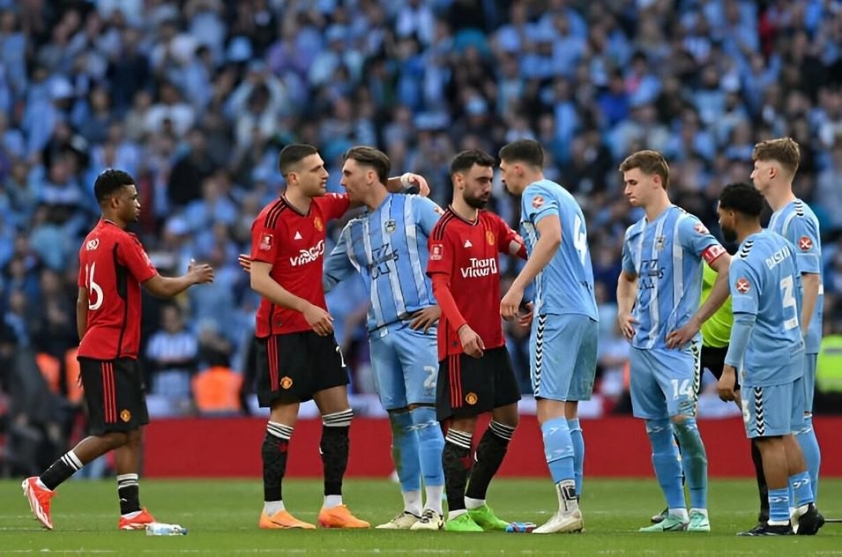 Cầu thủ MU xấu hổ tột cùng, dù có vé vào chung kết FA Cup 448652