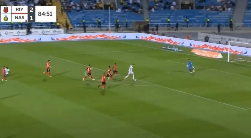 Ronaldo mờ nhạt, Al Nassr thoát thua nhờ bàn thắng phút bù giờ 468301