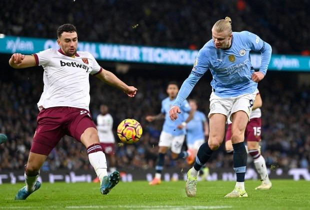 Haaland khiến đối thủ phát ngán, sao Arsenal tạo lịch sử 578773