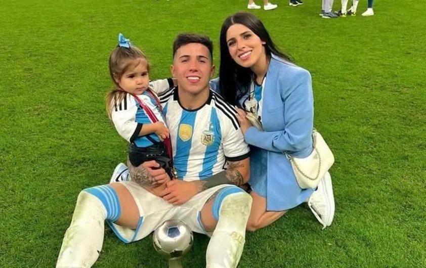 Enzo Fernandez và vợ bất ngờ hòa giải 587255