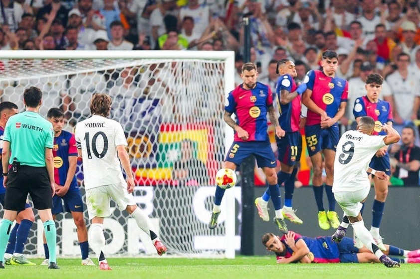 Mbappe tạo cột mốc chưa từng có trong sự nghiệp trước Barca-626626