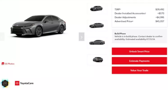 Toyota Camry 2025 bán kèm lạc tới 5.000 USD 477945