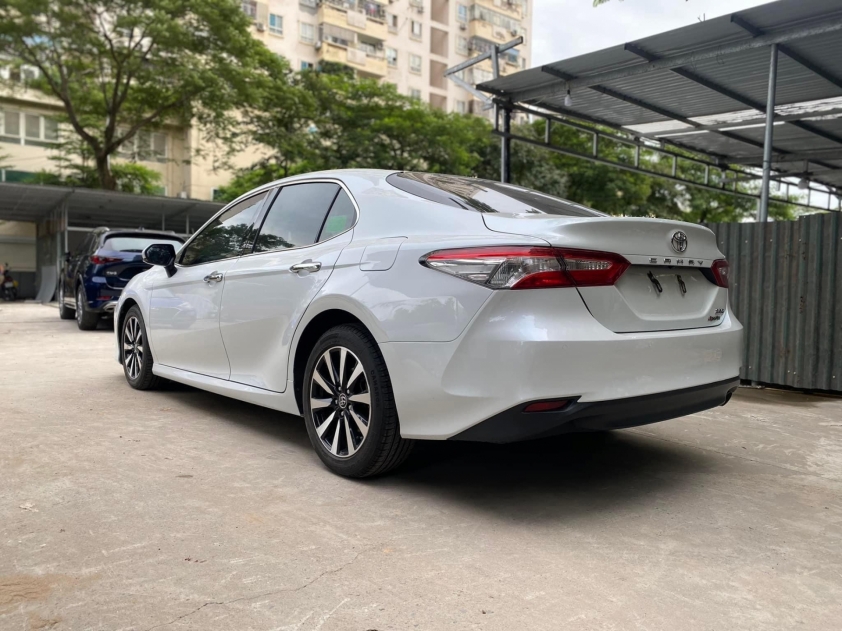 Toyota Camry 2019 rao bán ngang ngửa đàn em Yaris Cross sau 5 năm lăn bánh 518963