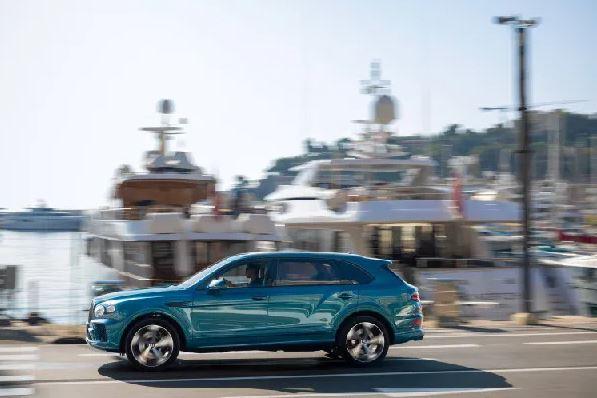 Bentley Bentayga EWB Azure Riviera Collection - SUV hạng sang mang đẳng cấp châu Âu 533697