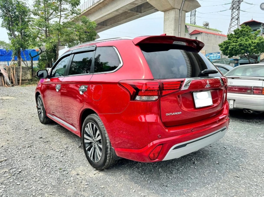 Mitsubishi Outlander 2024 vừa lướt 10.000 km đã vội lên sàn xe cũ 534434
