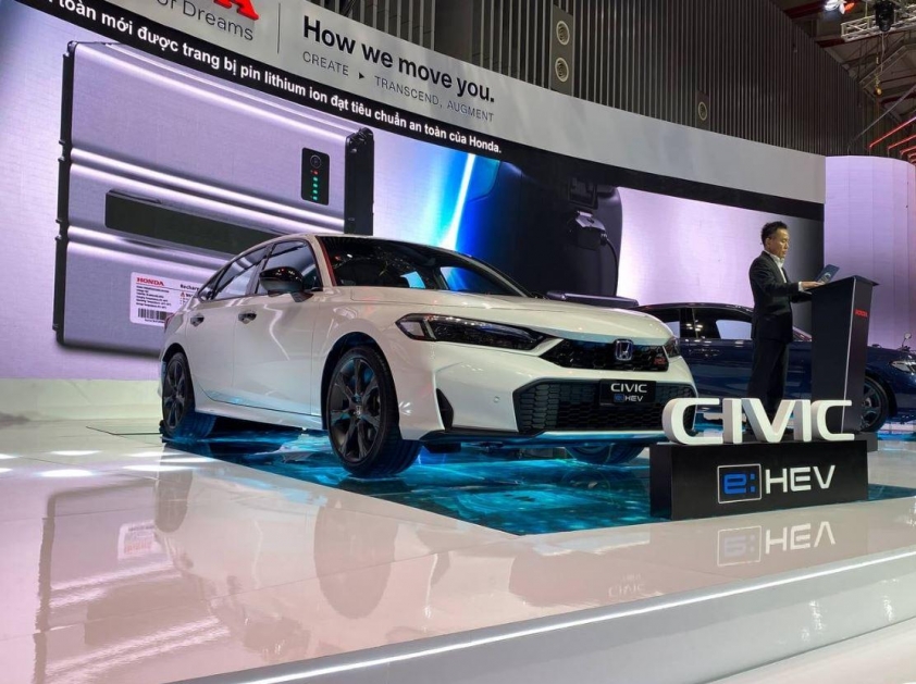 Loạt xe hybrid bùng nổ tại thị trường Việt 2024 573685
