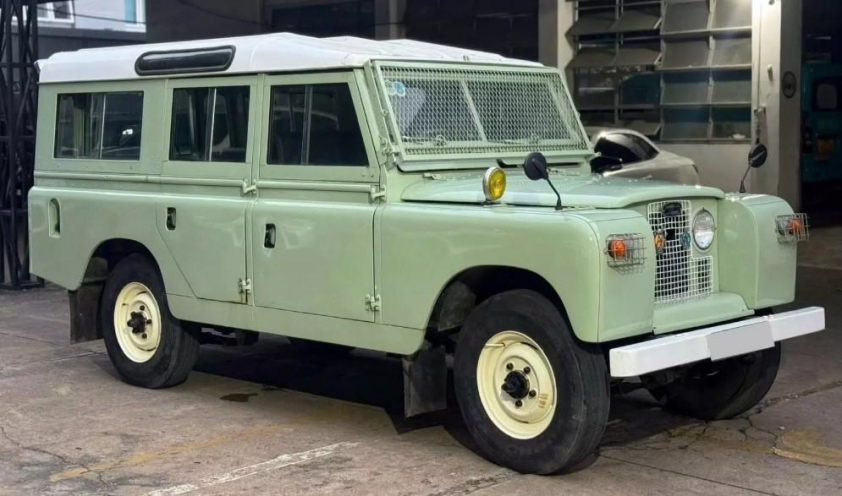 Land Rover Defender Series II đời 1975: Giá hơn 2,2 tỷ đồng, vượt qua Mercedes-Benz GLC đời mới 584803
