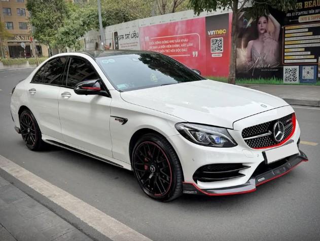 Mercedes-Benz C300 AMG 2016 độ C63 đang được rao bán hấp dẫn trên sàn xe cũ 591633