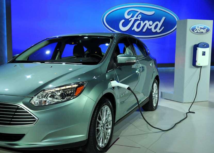 Ford đối mặt với những khoản lỗ khổng lồ trong cuộc đua xe điện 591647