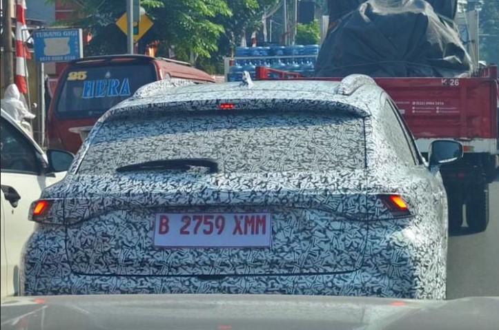 Suzuki Fronx lộ diện trên phố Indonesia, đối thủ mới của Kia Sonet 593835