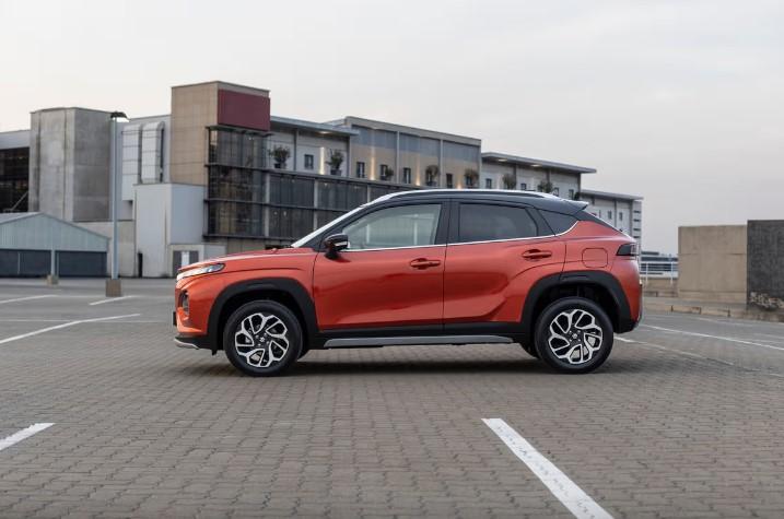 Suzuki Fronx lộ diện trên phố Indonesia, đối thủ mới của Kia Sonet 593840